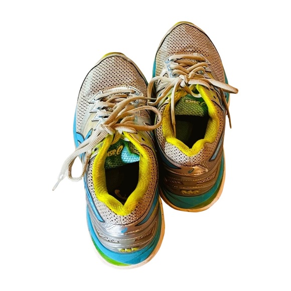 Women’s Asic’s GT-2000 T657N running sneakers 8.5 wide silver blue gently worn - Picture 5 of 16